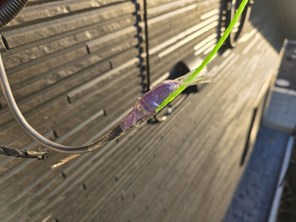 ワイヤーを使った通線